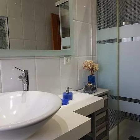 Confortable Vivienda De Uso Turistico Con Jardin בית נופש