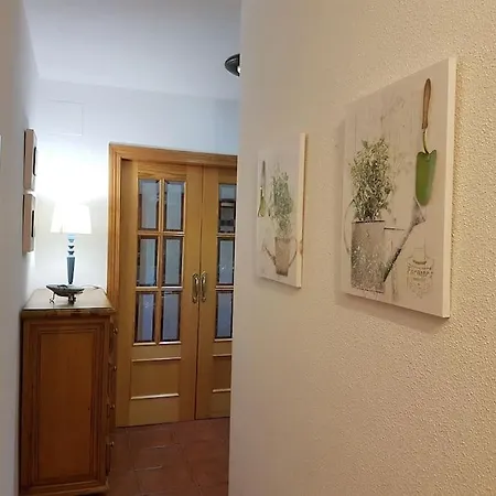 Confortable Vivienda De Uso Turistico Con Jardin Pelabravo