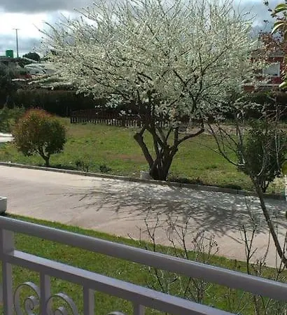 Confortable Vivienda De Uso Turistico Con Jardin