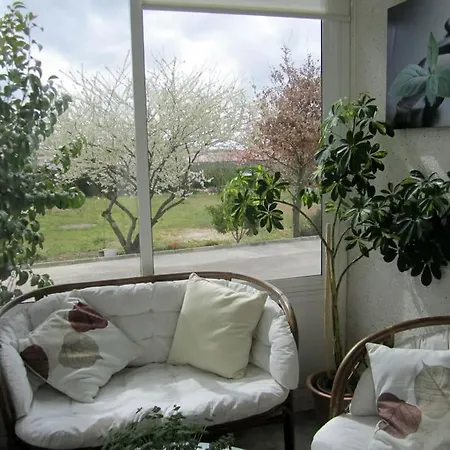 Confortable Vivienda De Uso Turistico Con Jardin בית נופש
