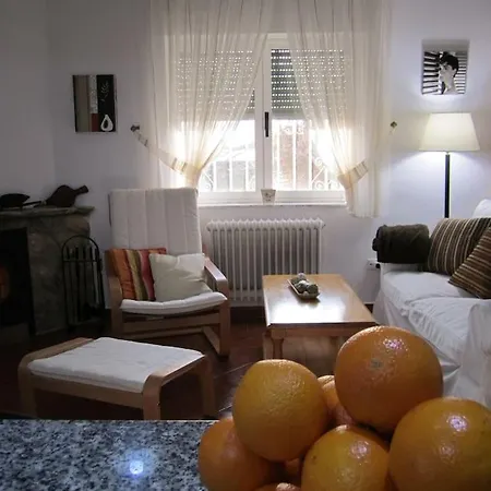 Confortable Vivienda De Uso Turistico Con Jardin *