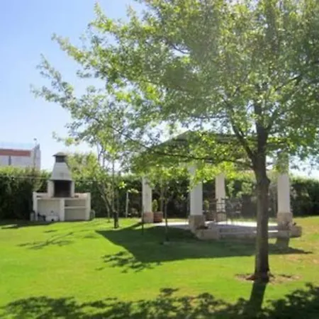 בית נופש Confortable Vivienda De Uso Turistico Con Jardin *