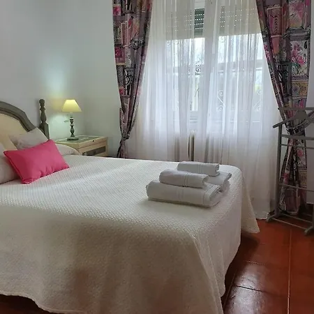 Confortable Vivienda De Uso Turistico Con Jardin בית נופש